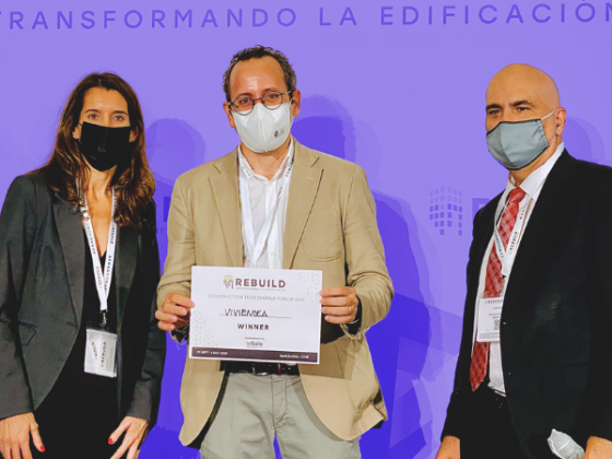Premio en Rebuild para Viviendea y lo recibe Sergio López Alcover