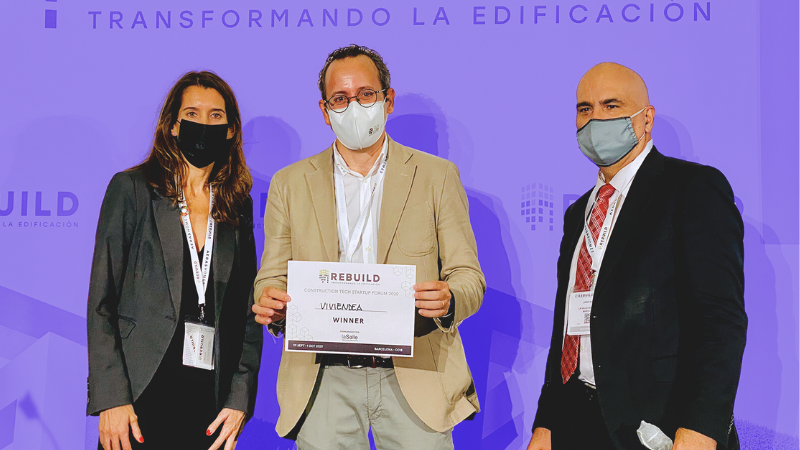 Premio en Rebuild para Viviendea y lo recibe Sergio López Alcover
